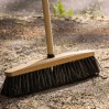 Miotła drewniana uniwersalna z naturalnym włosiem YORK 40 cm